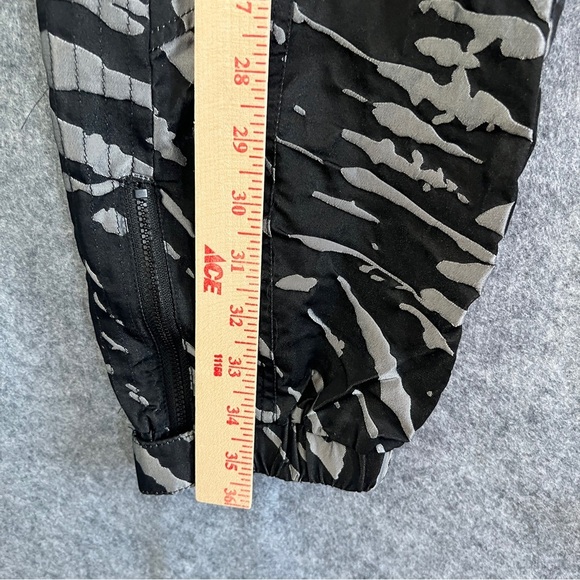 BLANC NOIR Animal Print Camo Cargo Jogger High Rise Black Silver Size Small - Picture 10 of 11